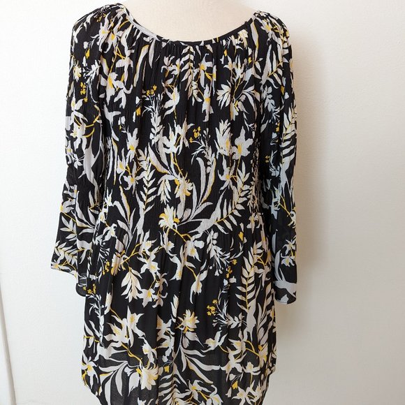 Tunic! Loose Floral Blouse - Picture 2 of 5